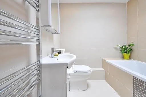 How to ventilate a bathroom without windows